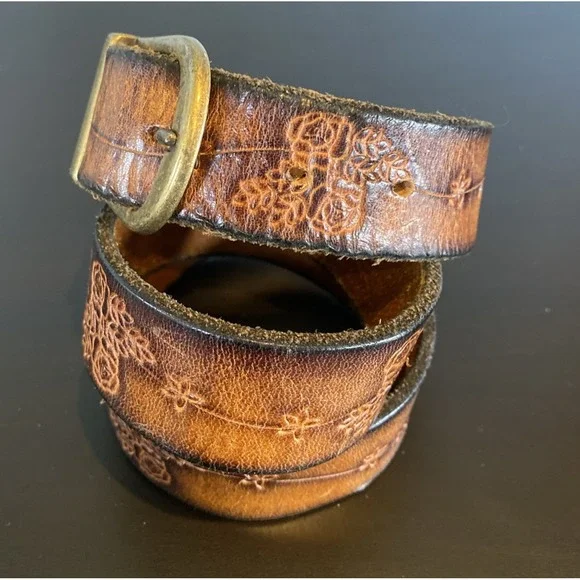 Vintage Western Belt Hand Tooled Floral Decorated Leather Size 30 Boho Brass - Picture 2 of 4